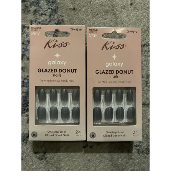 Bundle of 2 Kiss Galaxy Nails New in Package Medium Length My Galaxy Blue - Picture 1 of 5
